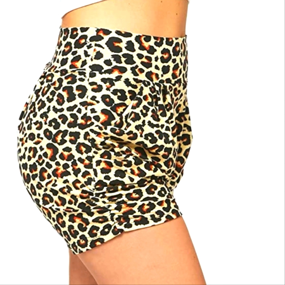 ANIMAL PRINT SUPER SOFT shorts size large
